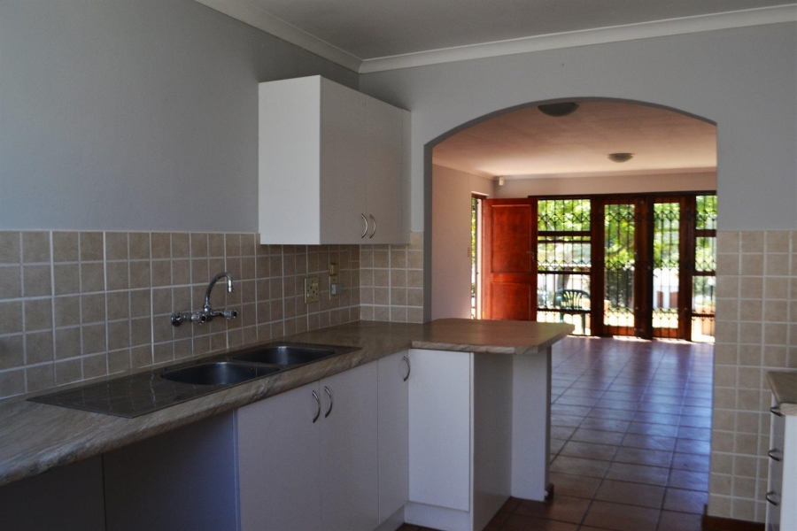 To Let 3 Bedroom Property for Rent in Protea Valley Western Cape